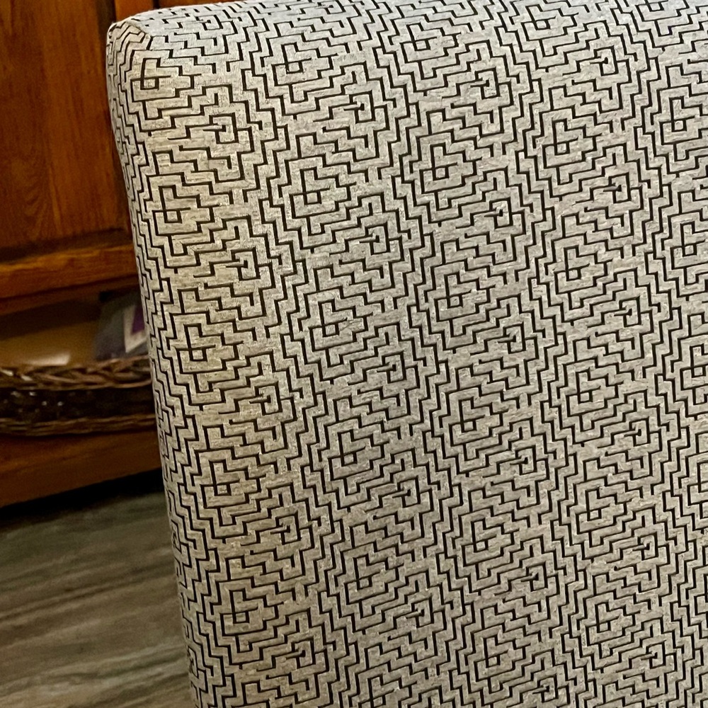 Geometric Patterned Chair Cover - Picture 3 of 6